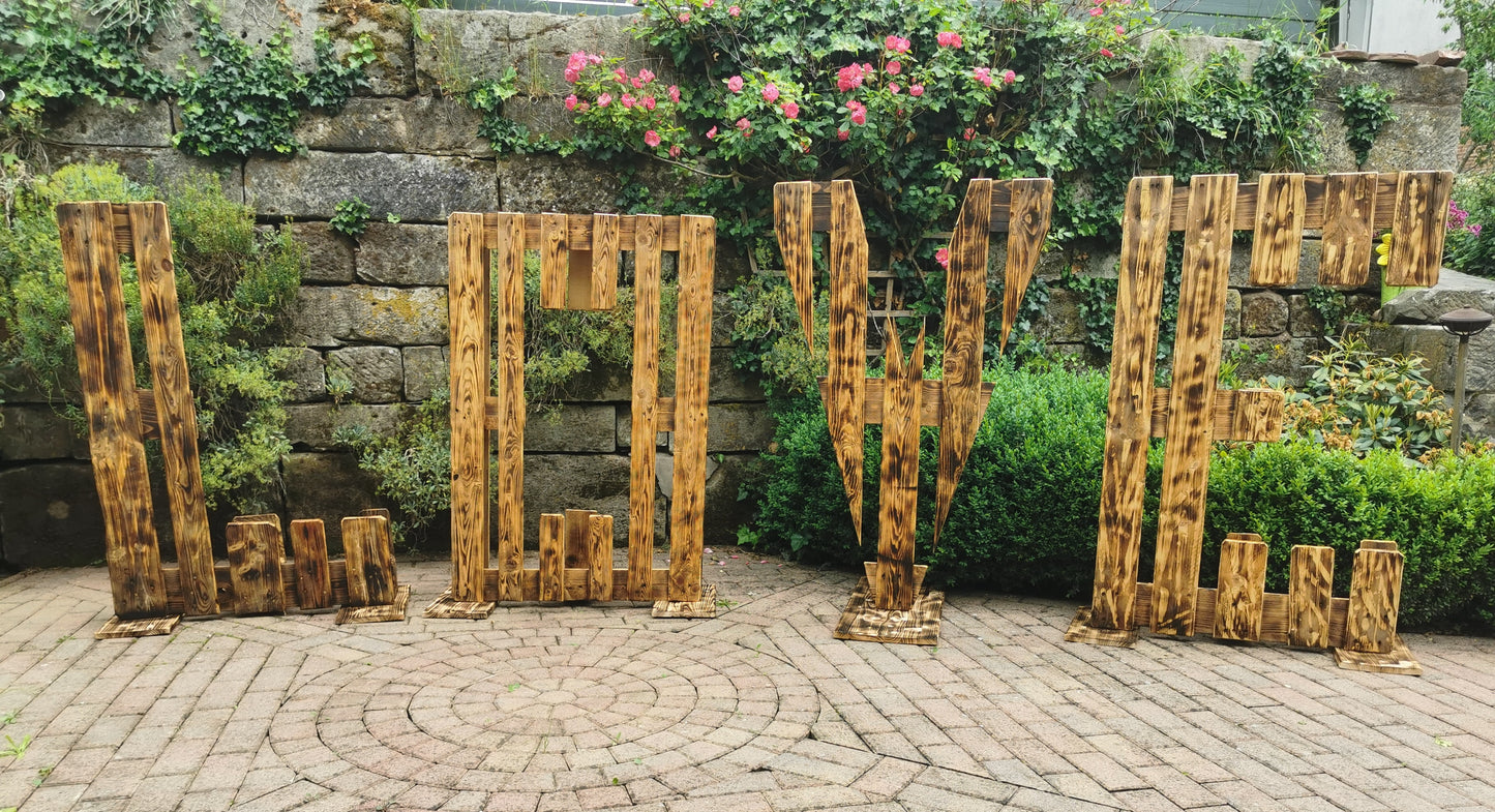 Love Letters aus Holzpaletten | Maße je Buchstabe 80cm breit, 1,20m hoch