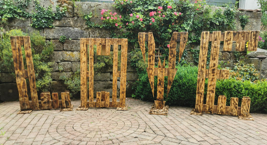 Love Letters aus Holzpaletten | Maße je Buchstabe 80cm breit, 1,20m hoch